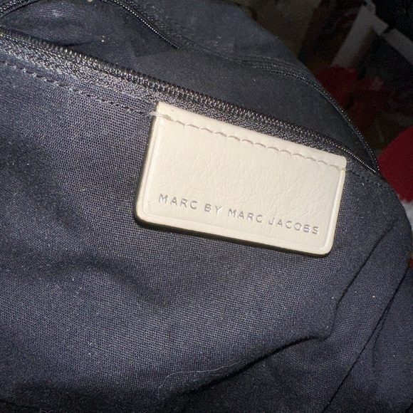 Marc By Marc Jacobs white crossbody, CB2418 - Picture 14 of 14